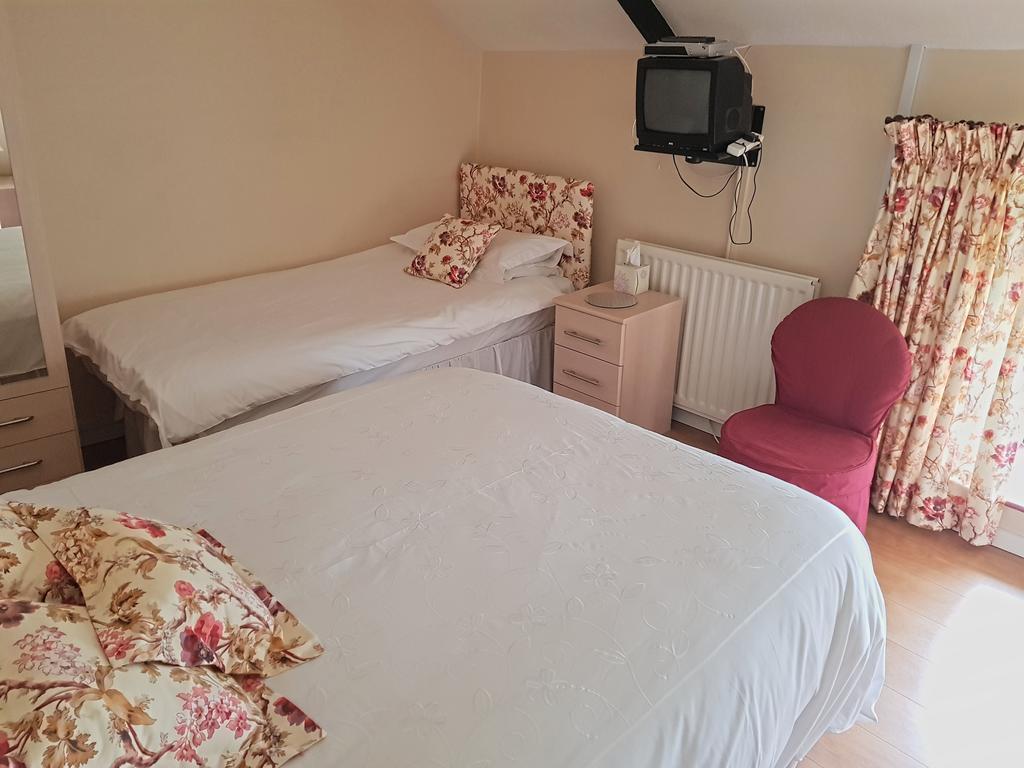 Maeswalter Hotel Brecon Bagian luar foto